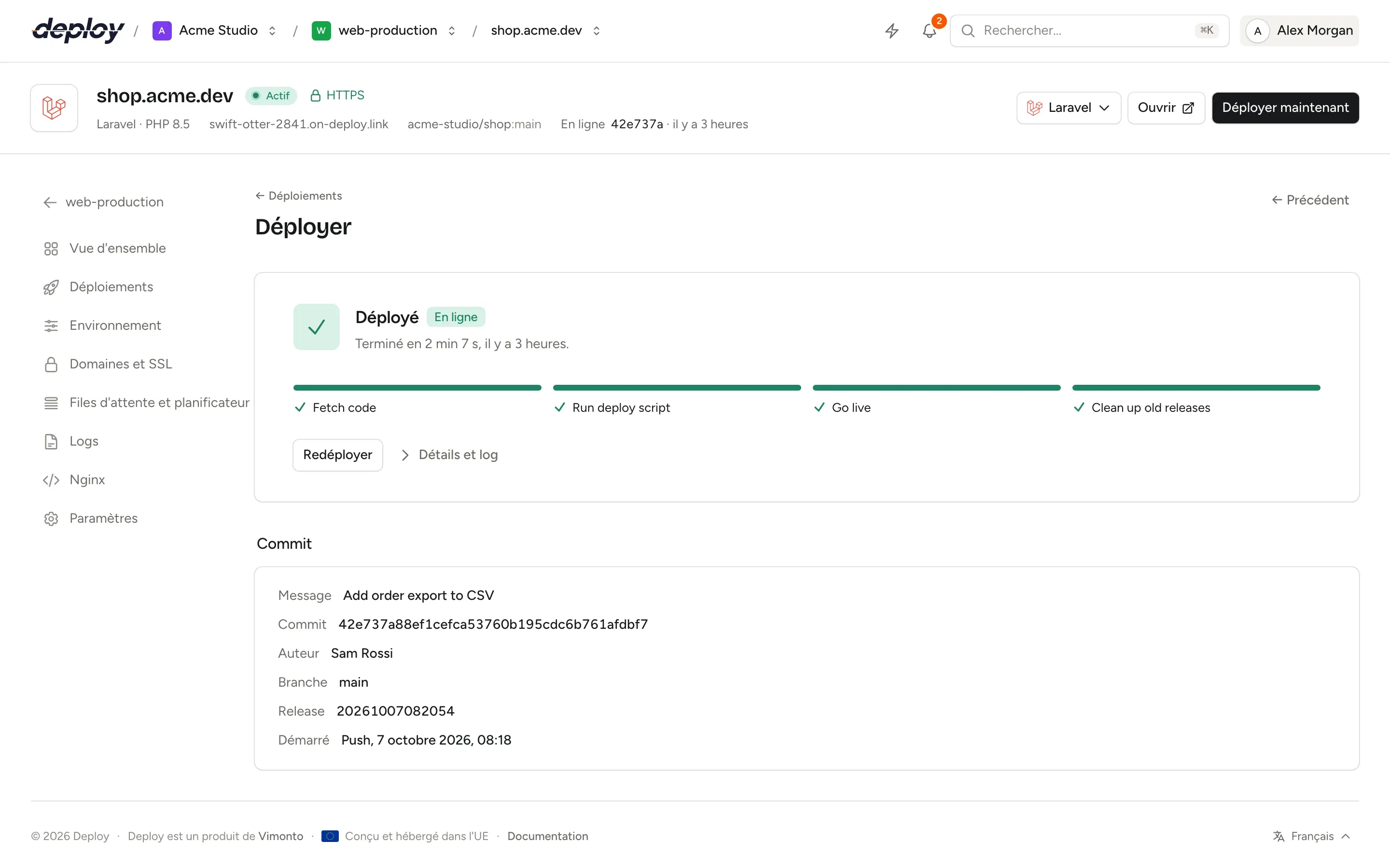 Un déploiement terminé d’un site PHP dans Vimonto Deploy, avec ses phases Récupération, Build et En ligne, les détails du commit et le log de chaque étape